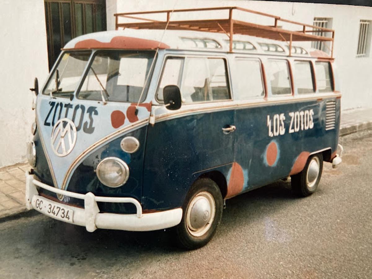 Imagen de la Volkswagen Kombi de 1965 con la que 'Los Zotos' se movían entre los municipios para dar sus conciertos.