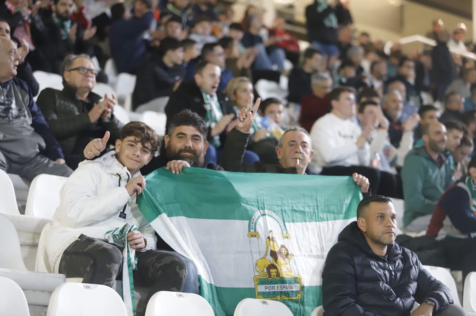 Córdoba CF-Castellón: las imágenes de la afición en El Arcángel