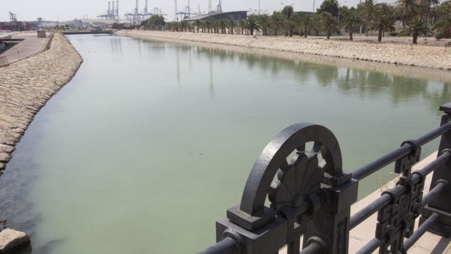 El Ciclo del Agua tratará los lodos de la desembocadura para atajar los malos olores