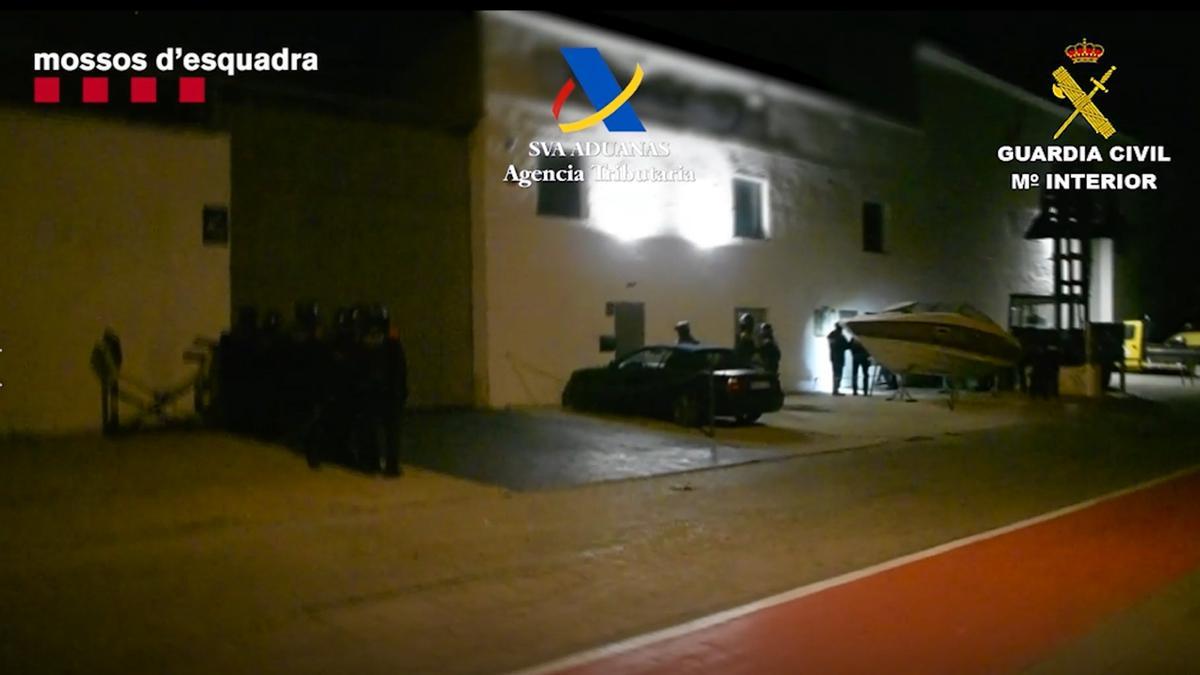 L'operatiu de Mossos d'Esquadra, Vigilància Duanera i Guàrdia Civil per desmantellar l'organització que construïa narco llanxes