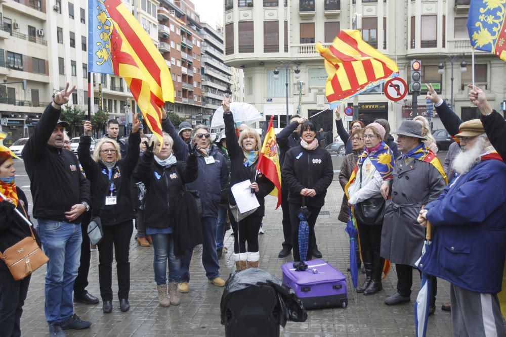 Concentración de entidades derechistas en València