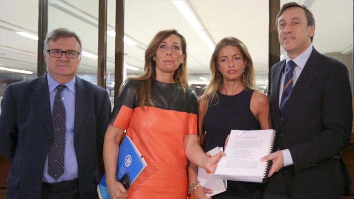 Hernando qualifica la llei com un “intent de destruir Espanya”.