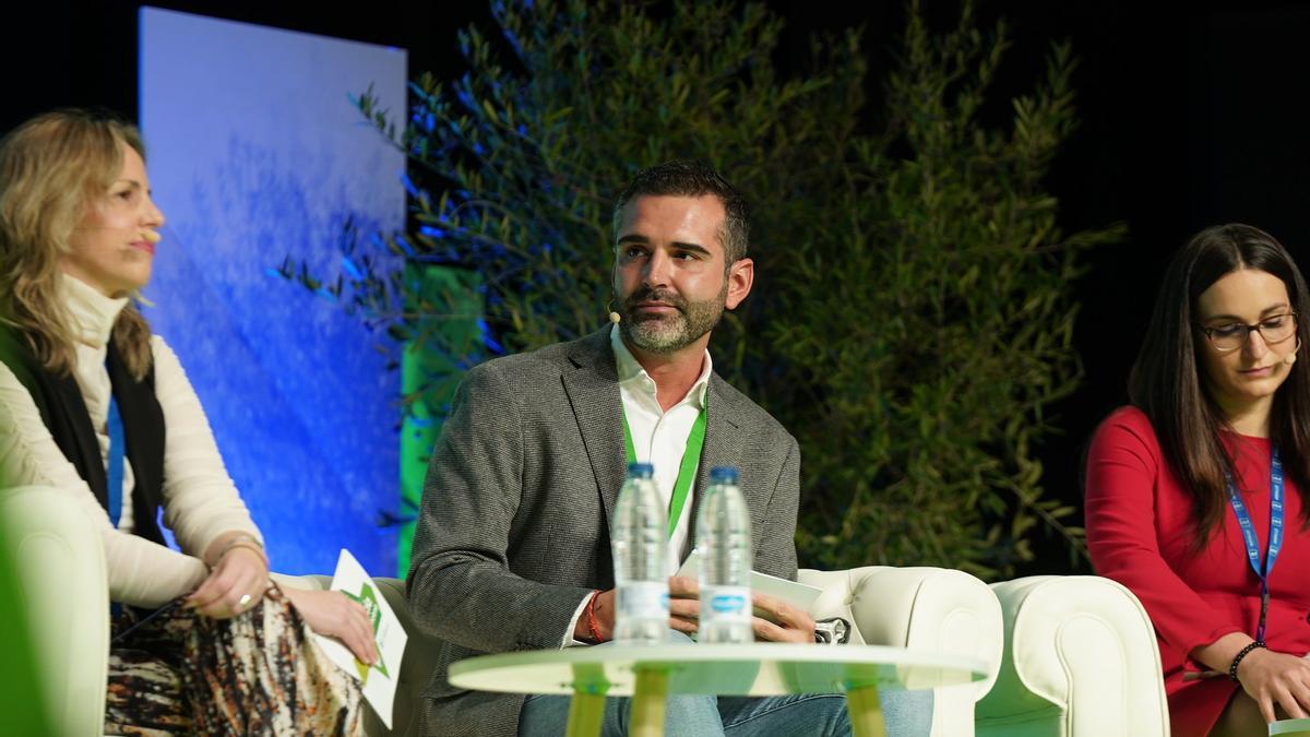 Ramón Fernández Pacheco modera la mesa de alcaldes.