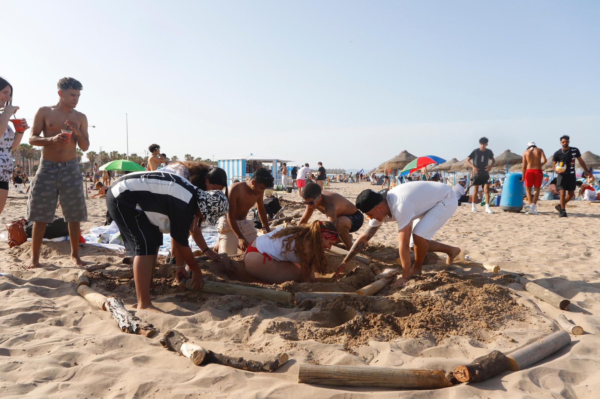 Todo listo para la noche de San Juan en las playas valencianas