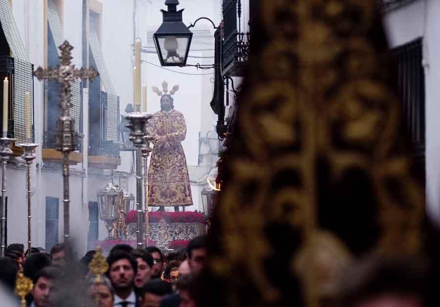 El Vía Crucis de las Cofradías en imágenes.