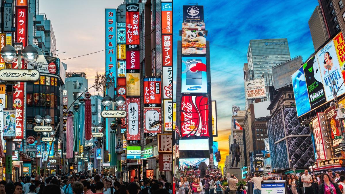 A la izquierda la calle Shibuya de Tokio; a la derecha Times Square en Nueva York