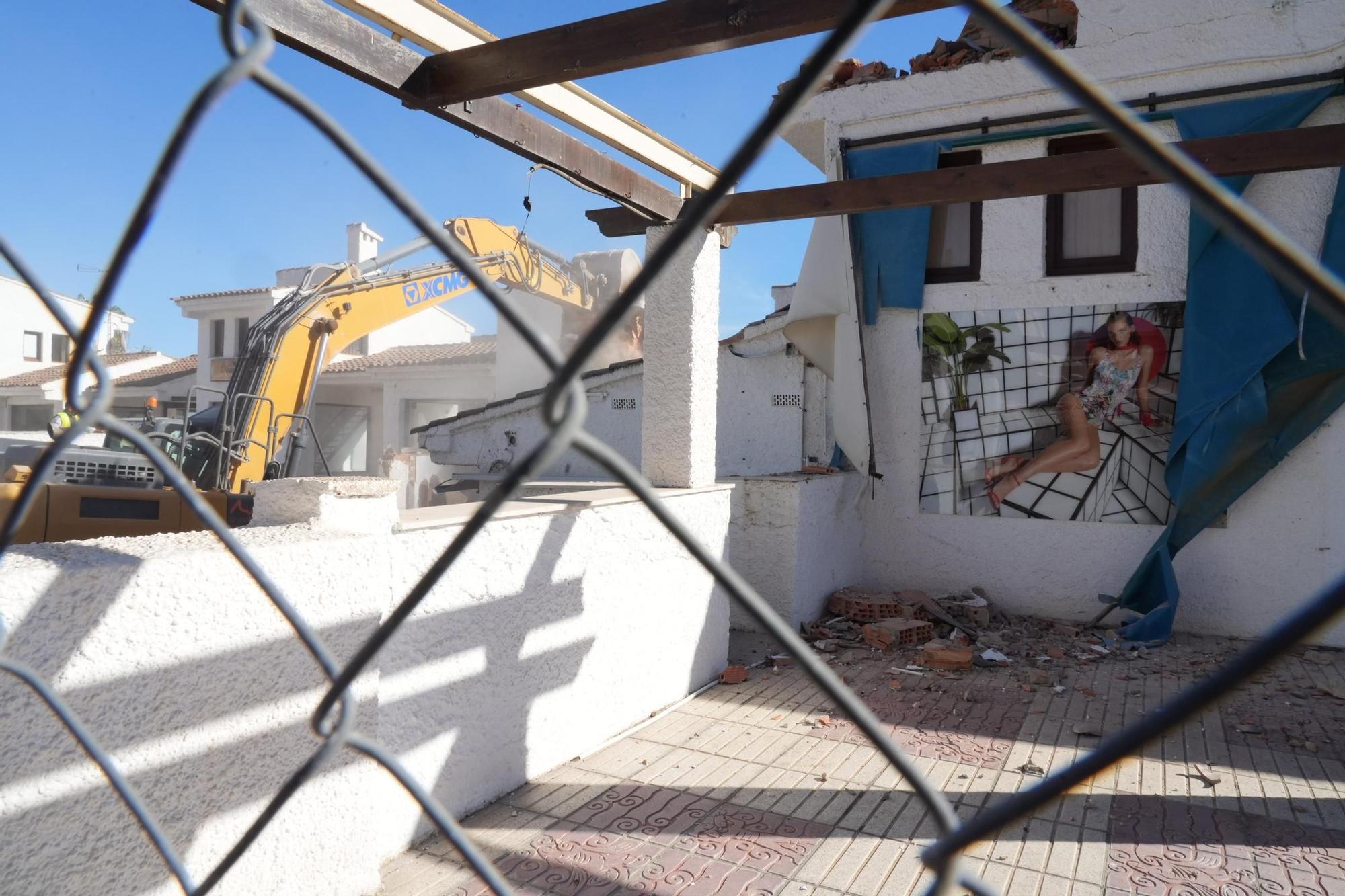 Galería de fotos: Trabajos de demolición del mítico Eurosol de Benicàssim