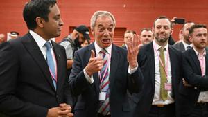 Farage agafa força al Regne Unit a costa dels dos grans partits