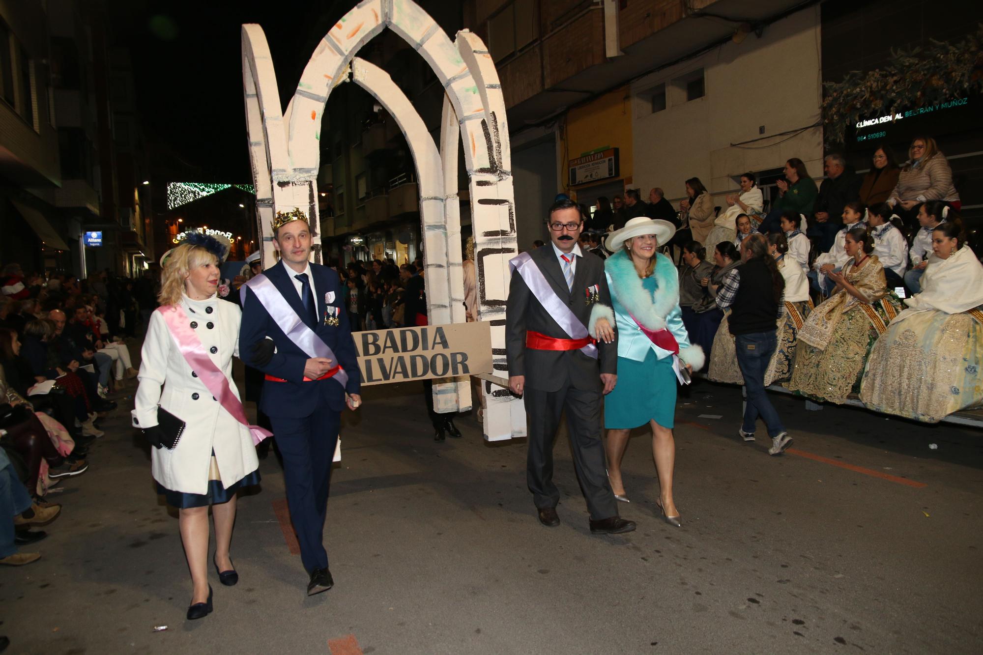 FOTOGALERÍA I La cabalgata del Ninot de Burriana, en imágenes