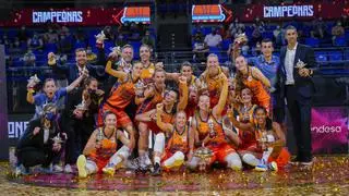 Campeonas de la Supercopa con exhibición taronja