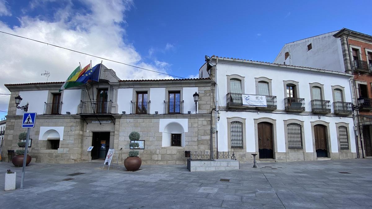 Fachada principal del ayuntamiento de Villanueva de Córdoba.