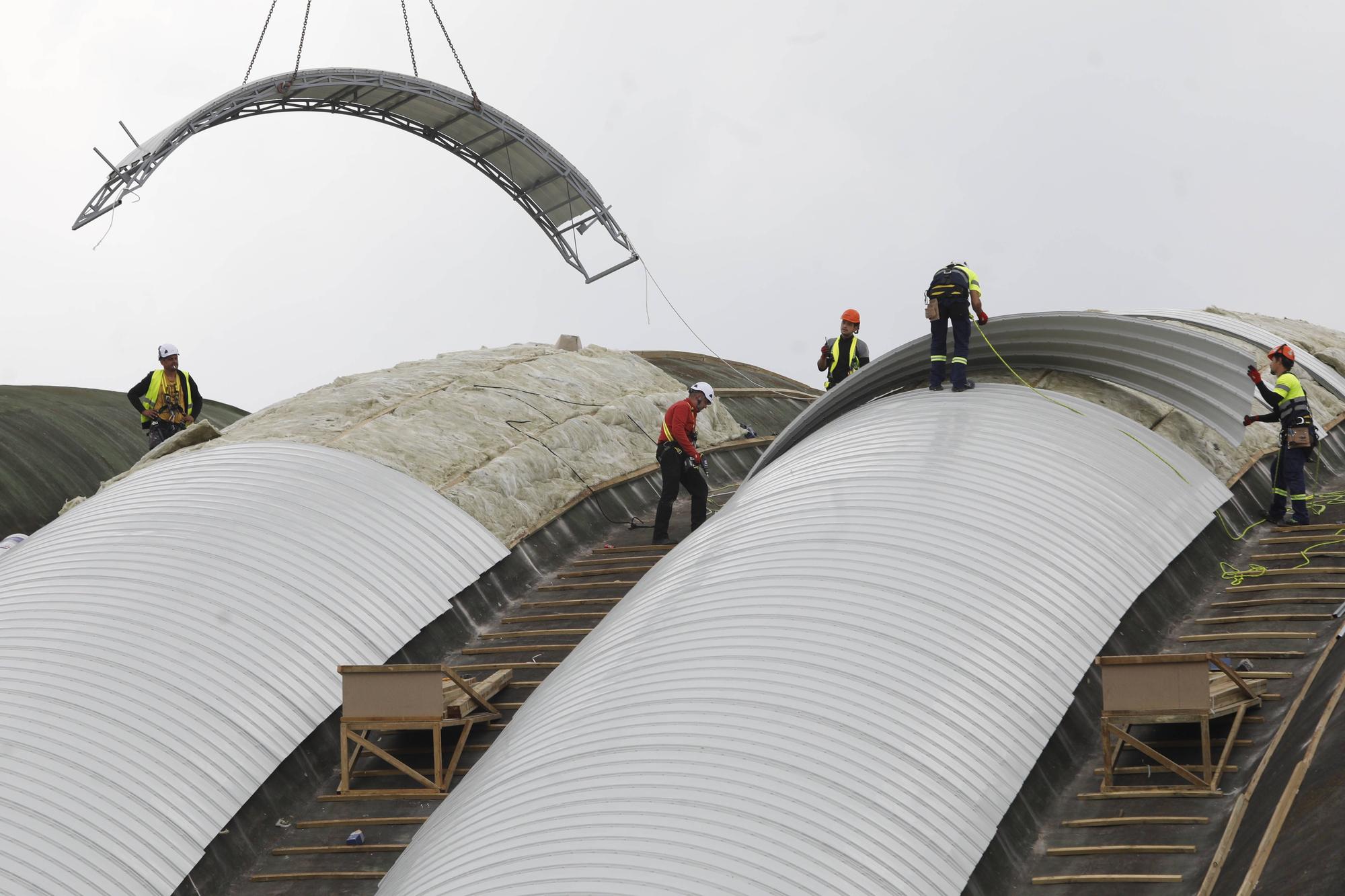 Las espectaculares obras para renovar la cubierta del Palacio de los Deportes de Oviedo