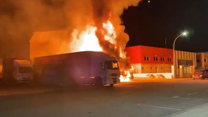 Desmantelan un cartel de palés que quemaba camiones y una nave en Castellón
