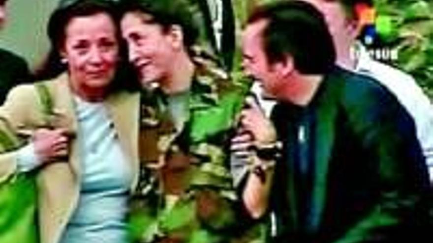 Ingrid Betancourt: LA EXREHEN DE LAS FARC SOLICITA EL DIVORCIO A SU MARIDO