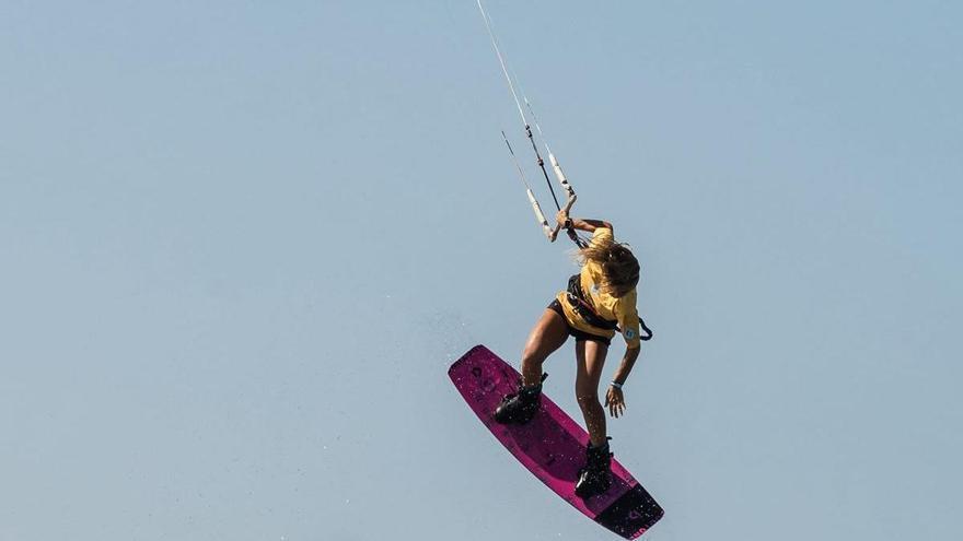La alcazareña Claudia León, subcampeona del mundo de kitesurf