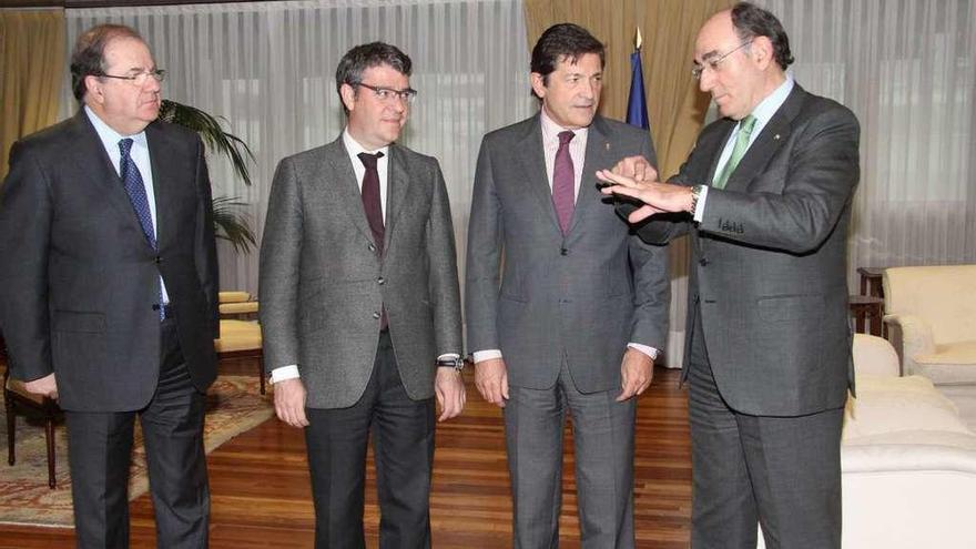Por la izquierda, Juan Vicente Herrera, Álvaro Nadal, Javier Fernández e Ignacio Sánchez Galán.