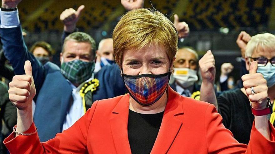 Sturgeon exigeix un nou referèndum en guanyar a Escòcia