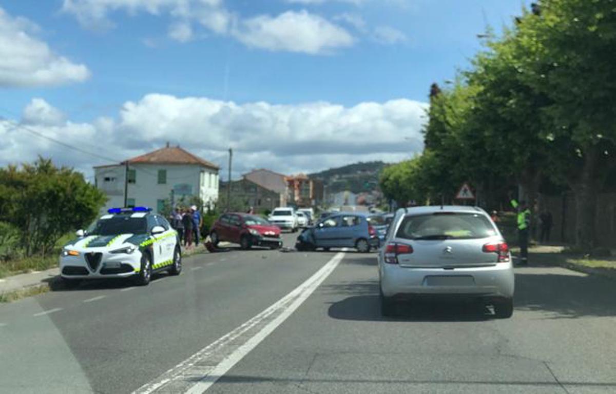 Estado en el que quedaron los coches tras el accidente.