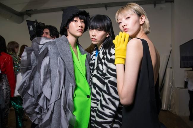 Estampado de cebra en el 'backstage' de Annakiki otoño-invierno 2019-2020