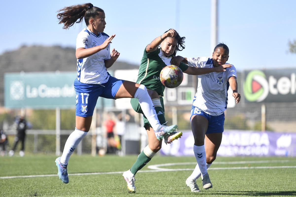El Cacereño Femenino - Tenerife B, en imágenes