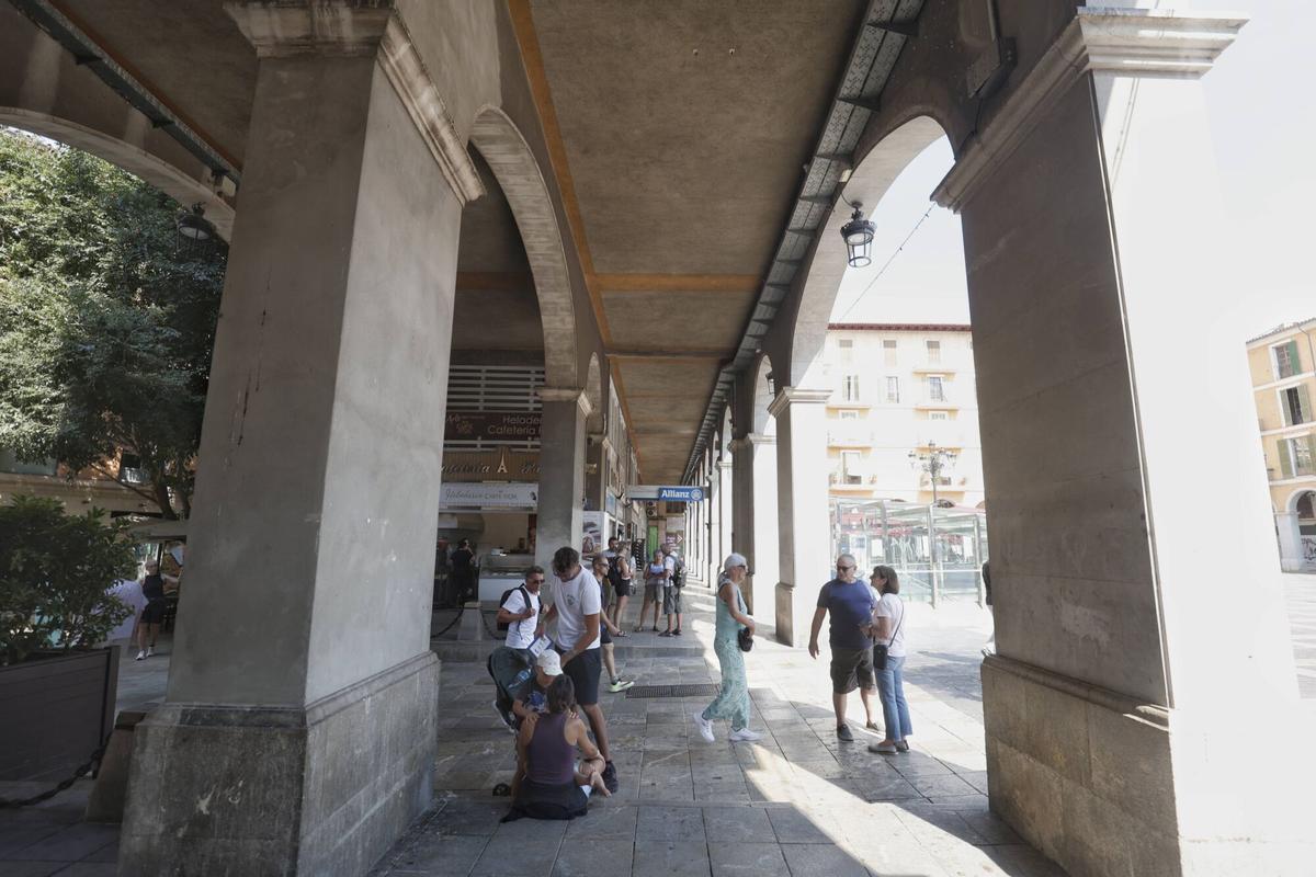 FOTOS | Por qué se conoce a la Plaça Major como la “plaza más oscura de Palma”