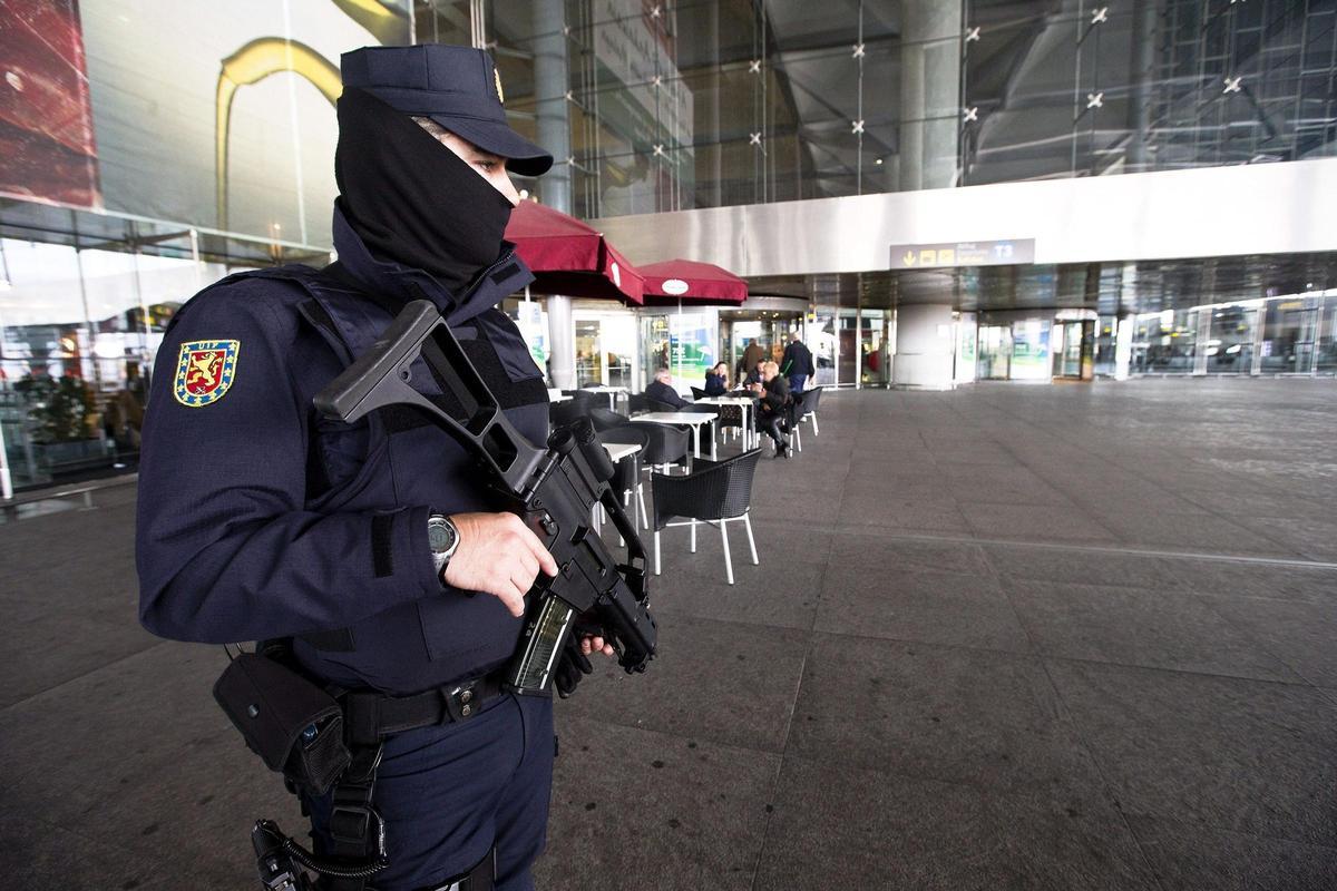 La operación comenzó con un ciberpatrullaje en redes sociales en el que los agentes detectaron diversos perfiles de ideología yihadista.