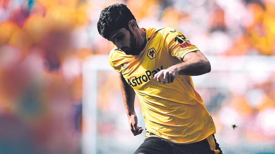 Guedes cierra su regreso a España