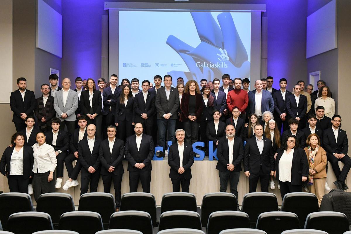 El equipo gallego en la recepción del conselleiro de Educación.