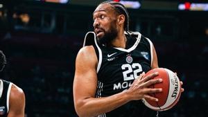 Jabari Parker no ha jugado en los últimos encuentros y todo apunta a su salida inmediata del club serbio