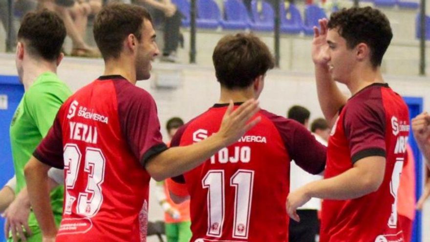 Yerai Rilo, Diego Tojo y Marco Estraviz celebran un gol en un partido de esta temporada. | 5 Coruña