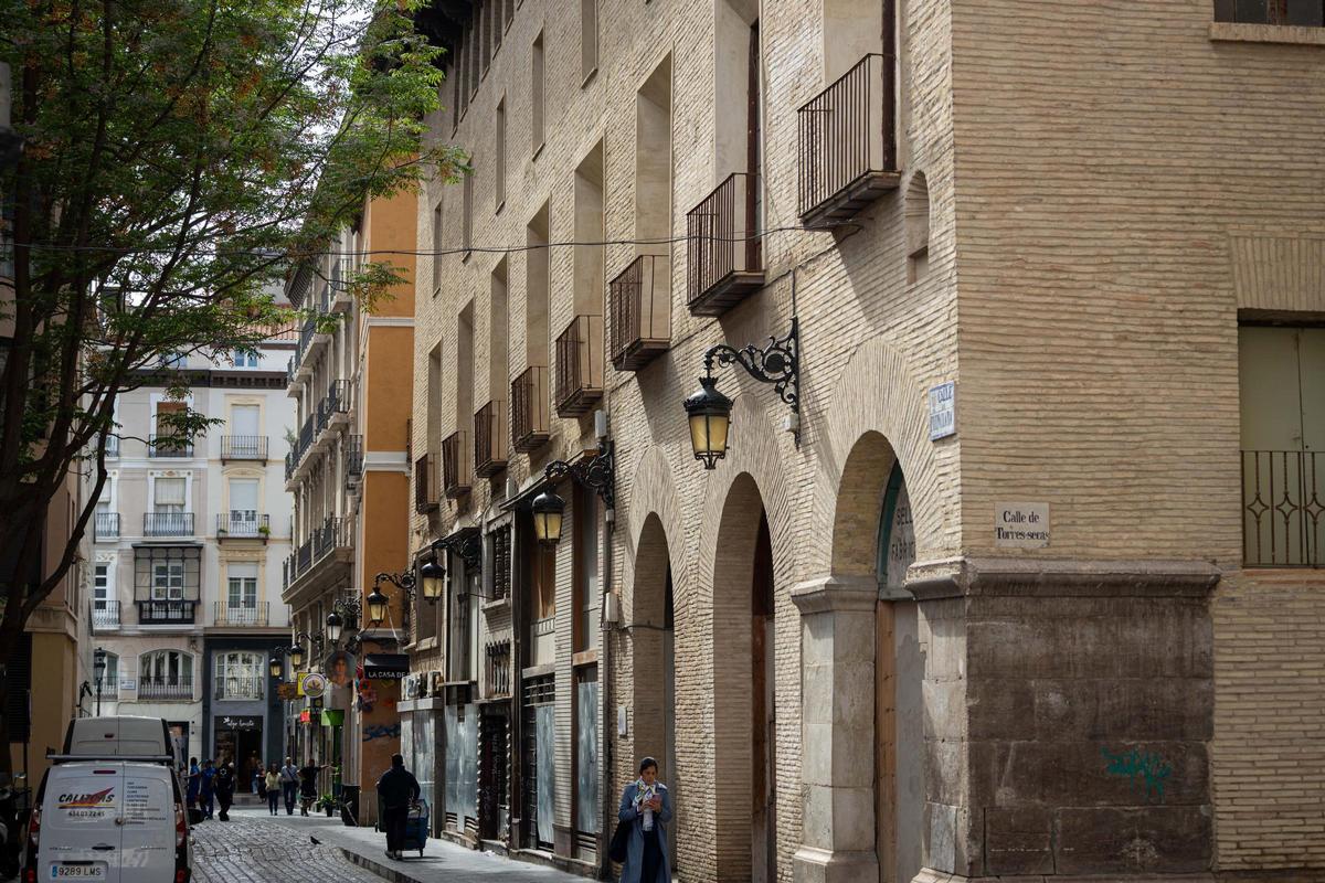 El palacio de Fuenclara de Zaragoza, entre las calles Fuenclara y Torresecas.