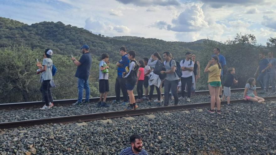 Evacúan a los pasajeros del tren Cáceres-Sevilla por un conato de incendio