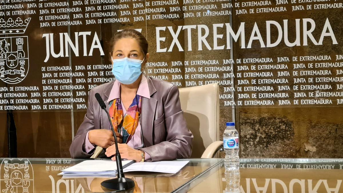 La vicepresidenta primera y consejera de Hacienda y Administración Pública, Pilar Blanco-Morales, durante la rueda de prensa.