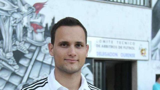 El árbitro José Antonio Fernández Rodríguez. // Iñaki Osorio