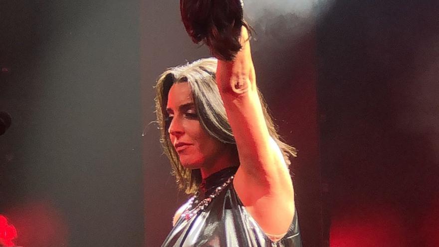 Ruth Lorenzo se corta el pelo en directo: el motivo tiene locos a los fans