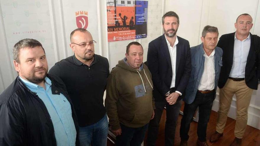 El alcalde de Vilagarcía presidió un acto en el que estuvieron representados todos los estamentos colaboradores. // Noé Parga