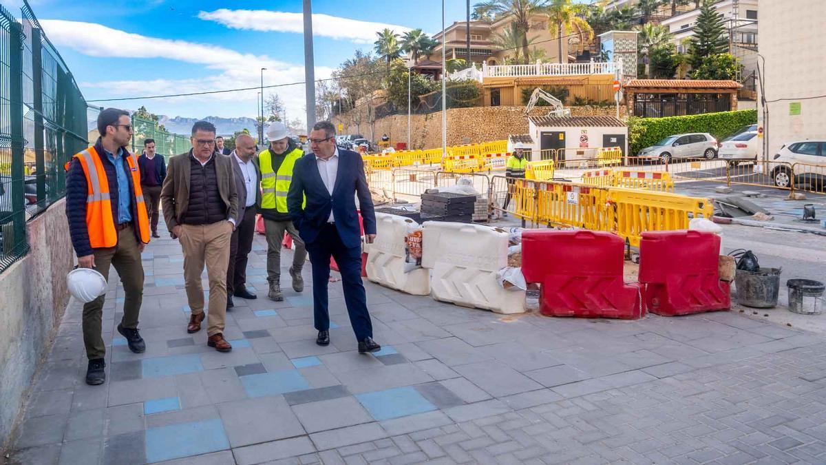 Visita del Ayuntamiento e Hidraqua a las obras de la avenida Montecarlo