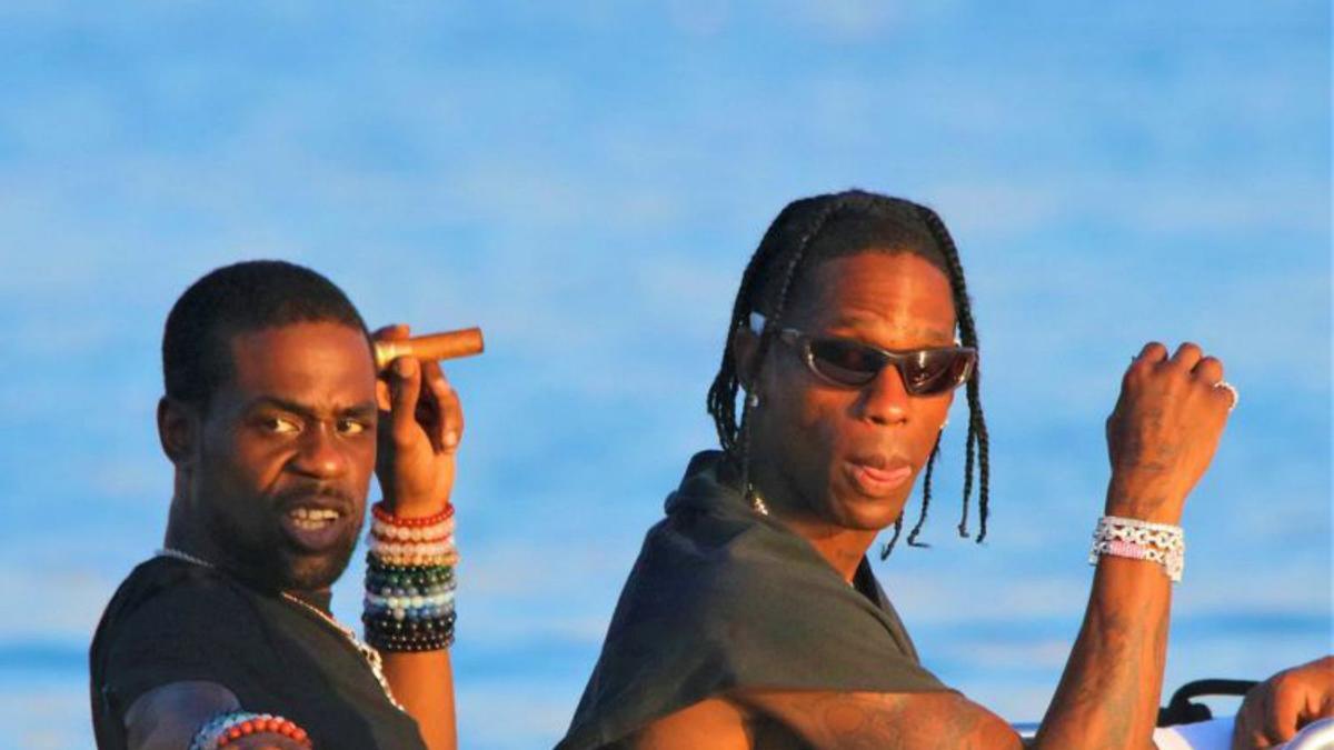 El Rapero Travis Scott Disfruta Del Mar De Ibiza