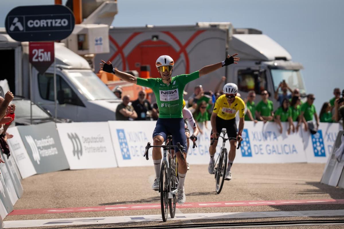 Alessandro Pinarello gana la última etapa de O Gran Camiño y estrena el palmarés profesional.
