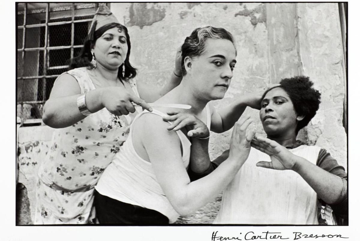 Dos de las imágenes tomadas en Alicante por Cartier-Bresson que se verán en el MACA. | CARTIER-BRESSON
