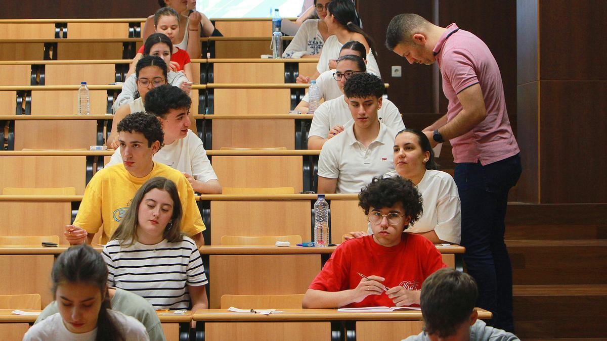Comienza la PAU en Ourense: estas son las primeras sensaciones