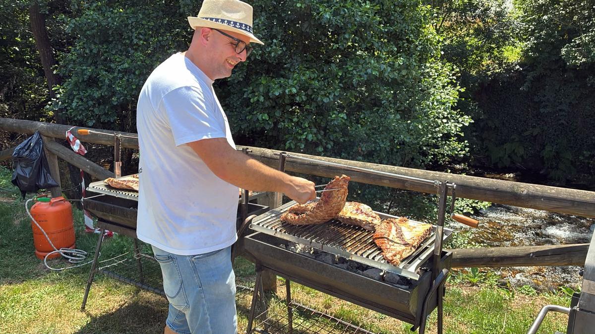 En imágenes: la romería del prao del molín preludia las fiestas del Carmen en Cangas En imágenes: la romería del prao del molín preludia las fiestas del Carmen en Cangas