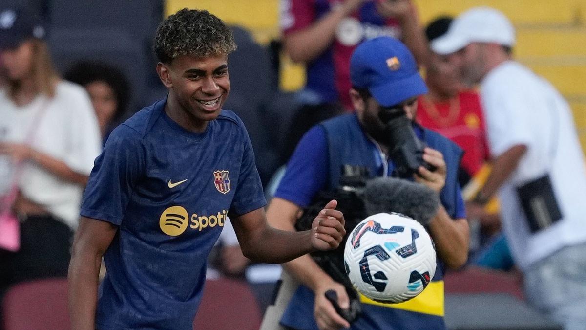 Lamine Yamal antes del partido de fútbol del trofeo Joan Gamper entre el FC Barcelona y el Mónaco