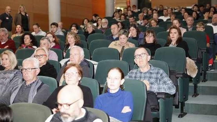 Asistentes al acto organizado por Por Gijón.