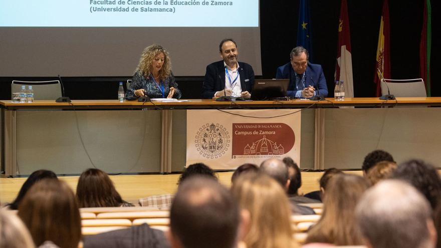 Los decanos de Educación piden en Zamora adaptar los planes de estudio a la realidad actual