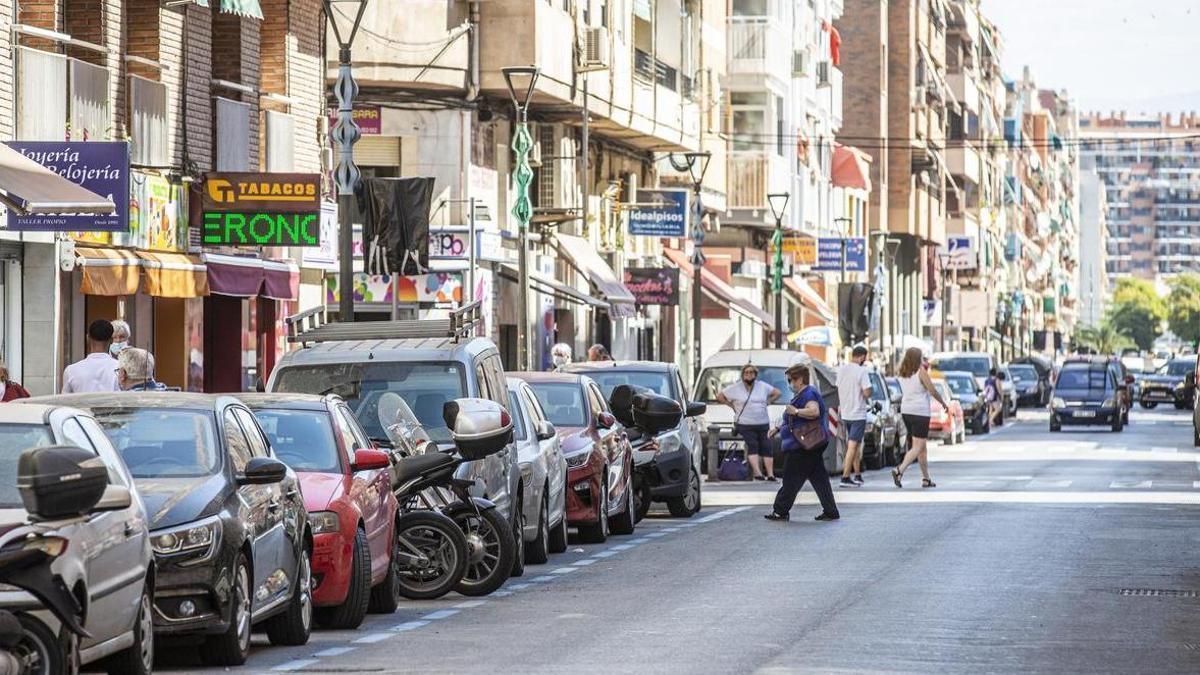 Calles de Carolinas se llegaron a pintar de azul, para poco después volver a su blanco original