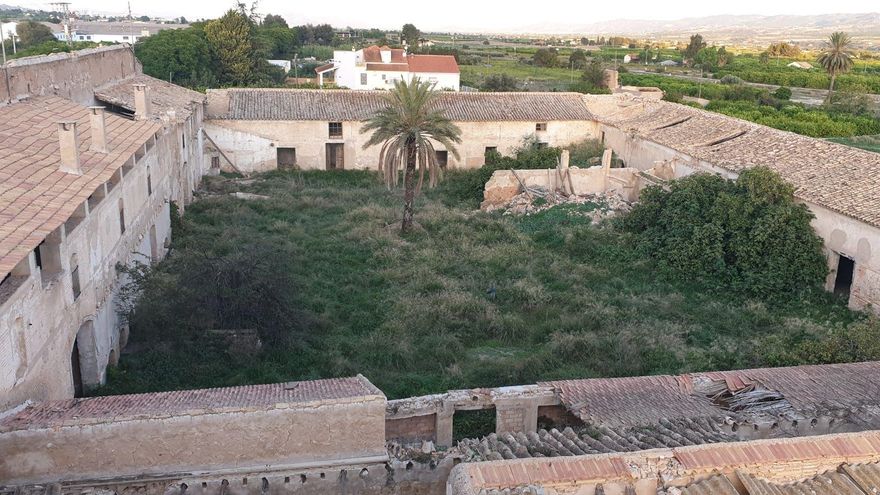 Treinta vecinos de Librilla reúnen 250.000 euros en 24 horas para salvar un edificio del siglo XVIII