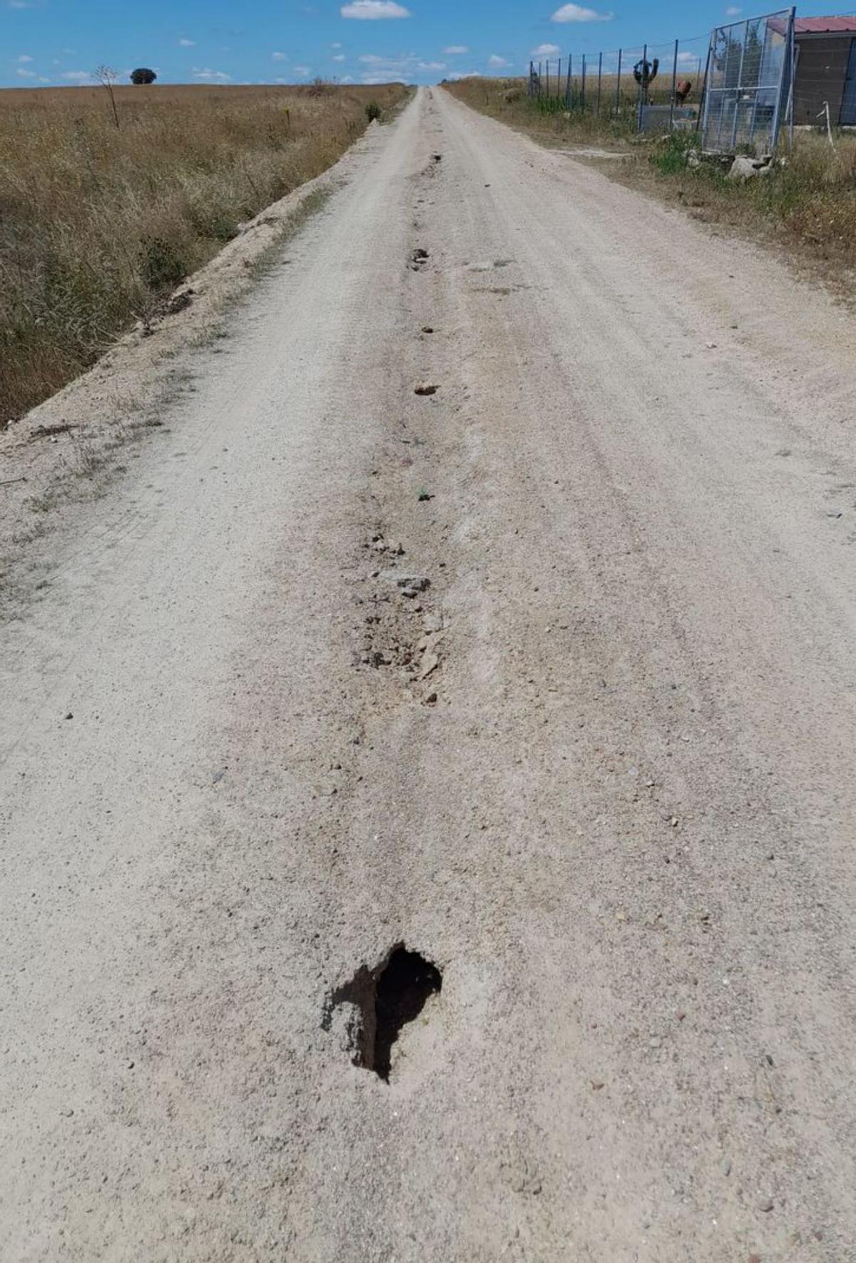 Muelas, Villacampo, Pino y Videmala reclaman la mejora de los caminos dañados al instalar la fibra óptica