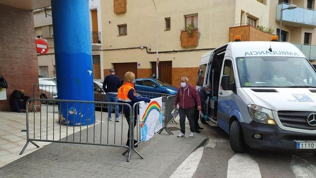 Una ambulancia del Grupo La Pau en Badalona.