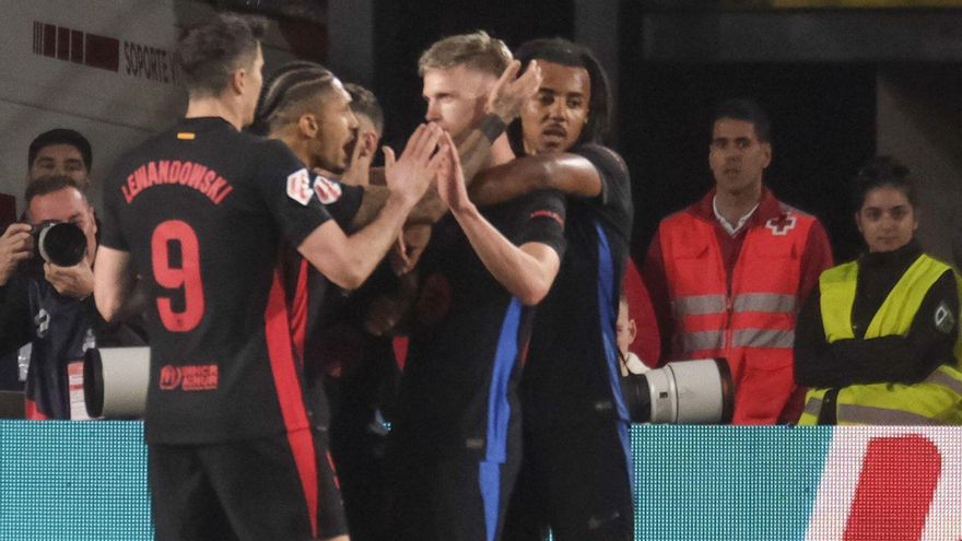 Dani Olmo i Ferran Torres fan encara més líder al Barça de Hansi Flick (0-2)
